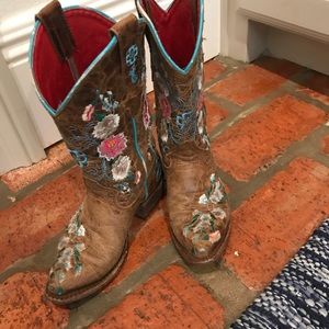 Little girl cowboy boots